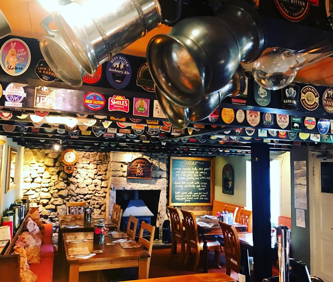 The Craw Inn Аймът Екстериор снимка