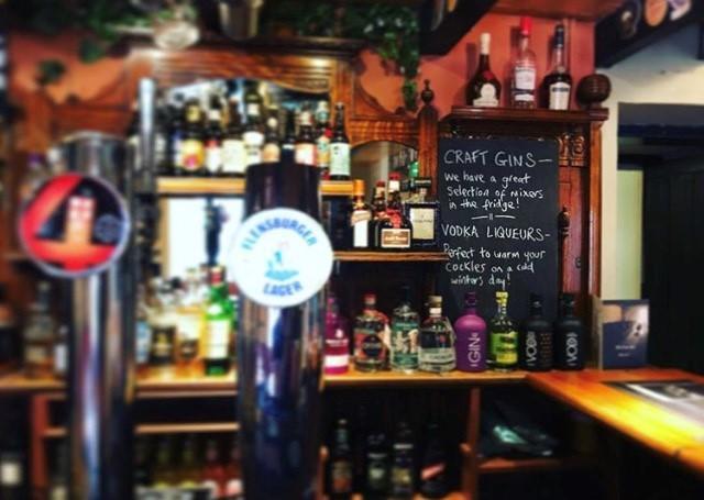 The Craw Inn Аймът Екстериор снимка
