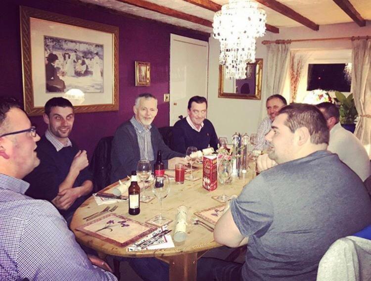 The Craw Inn Аймът Екстериор снимка
